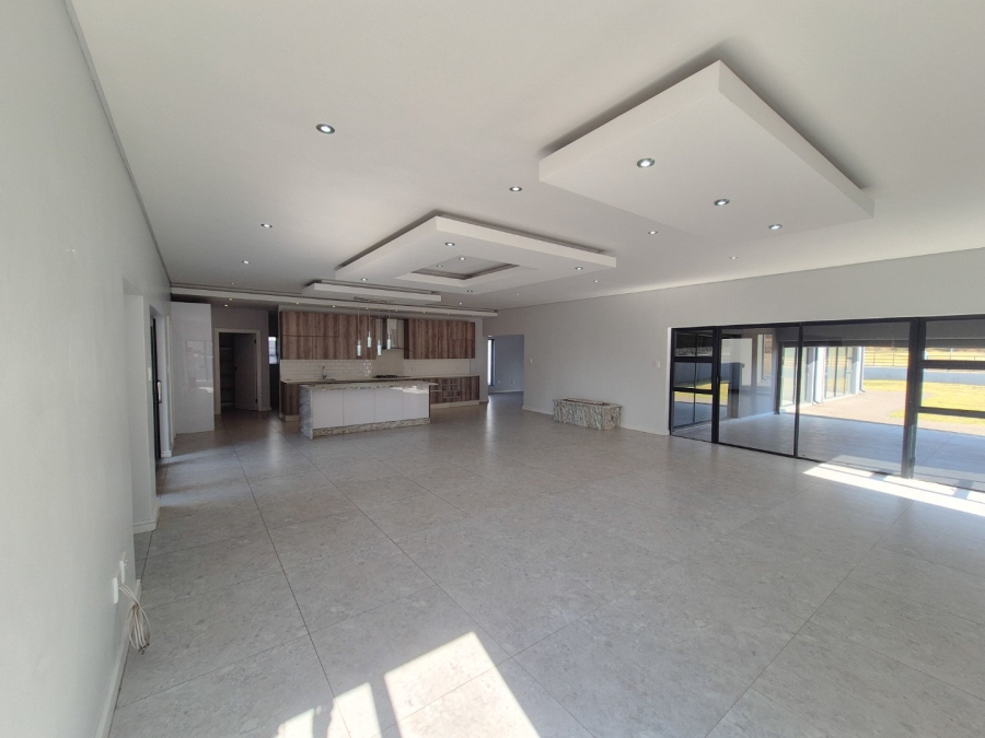 4 Bedroom Property for Sale in Heron Banks Golf Estate Free State